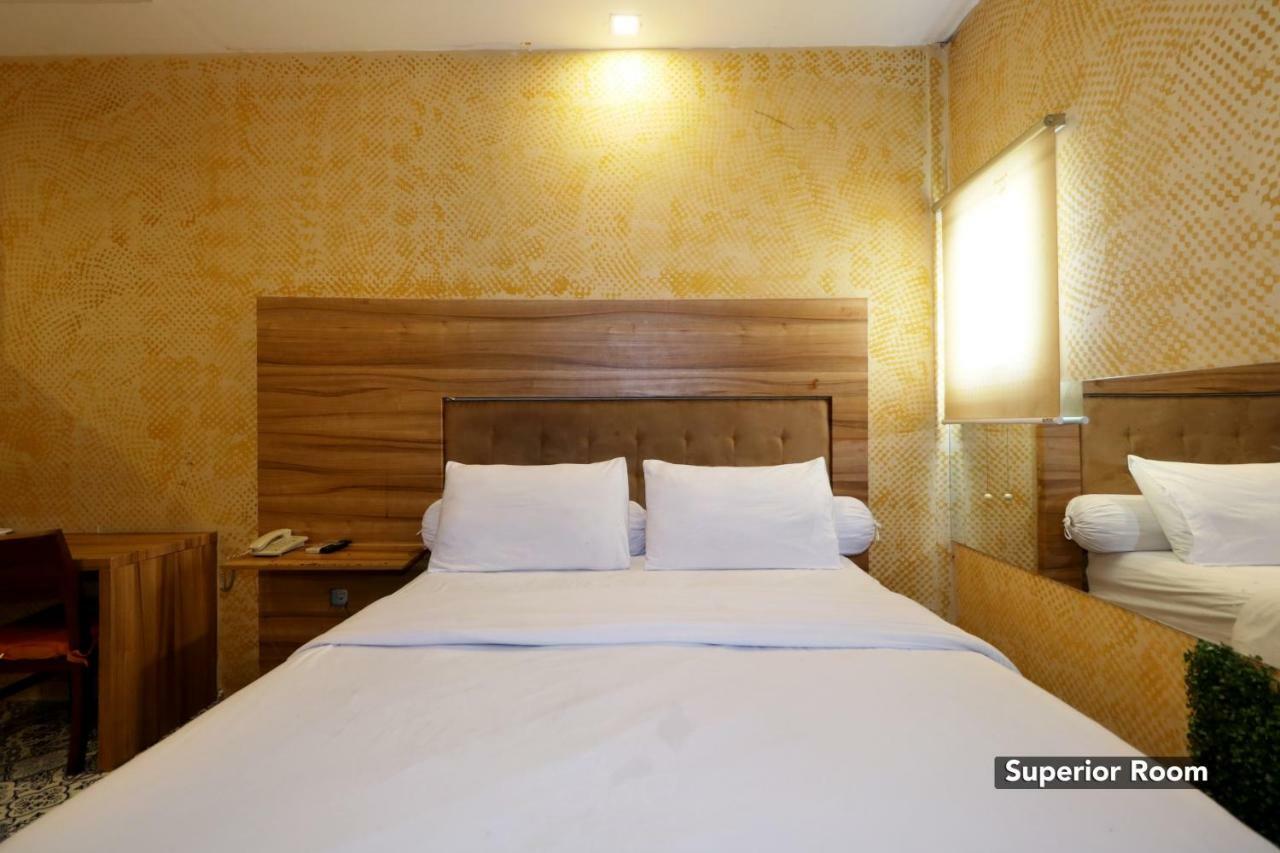 Magnolia Hotel Джакарта Екстер'єр фото